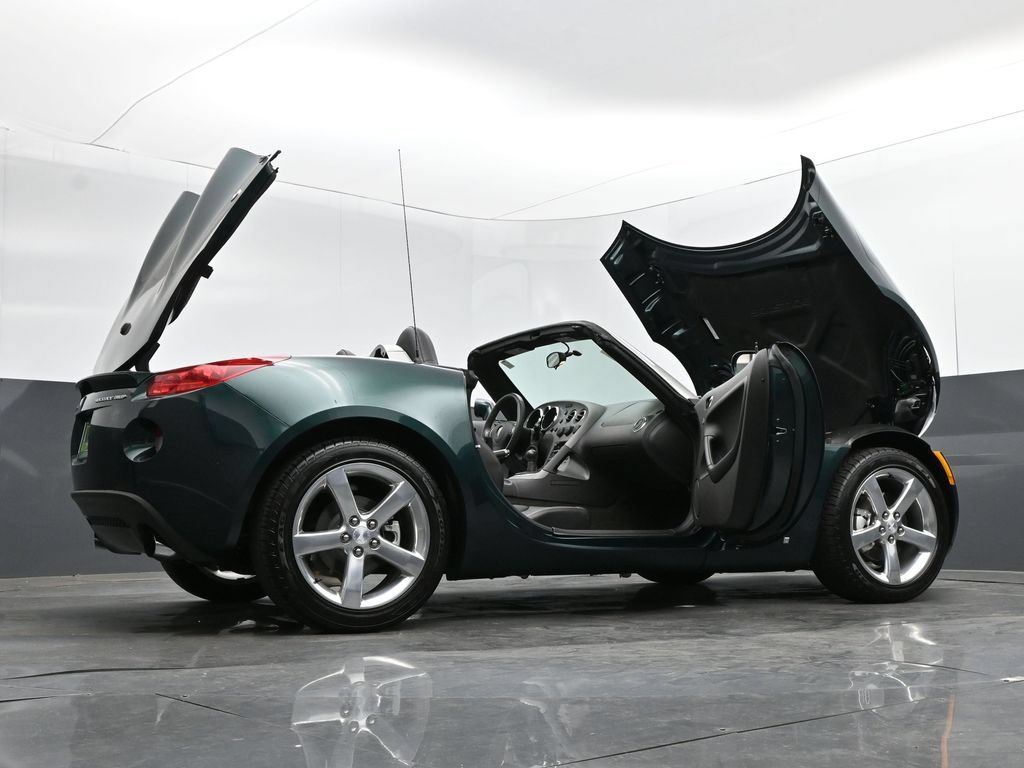 Used 2007 Pontiac Solstice GXP w/ Premium Package RWD image 36