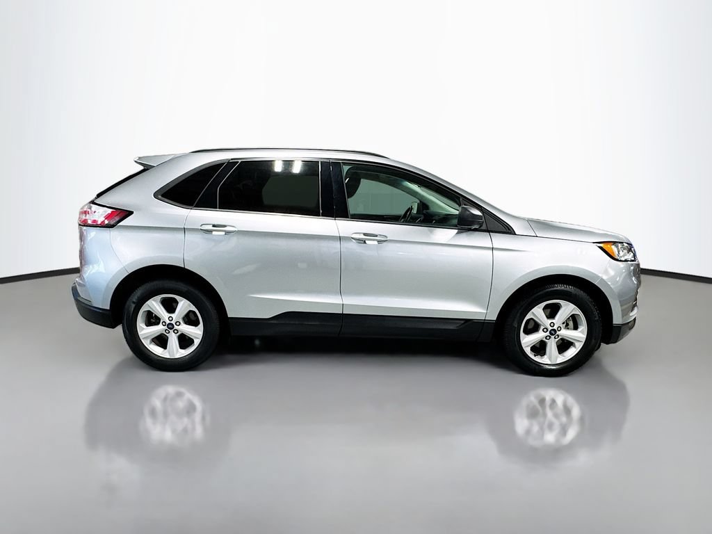 Used 2020 Ford Edge SE FWD image 5