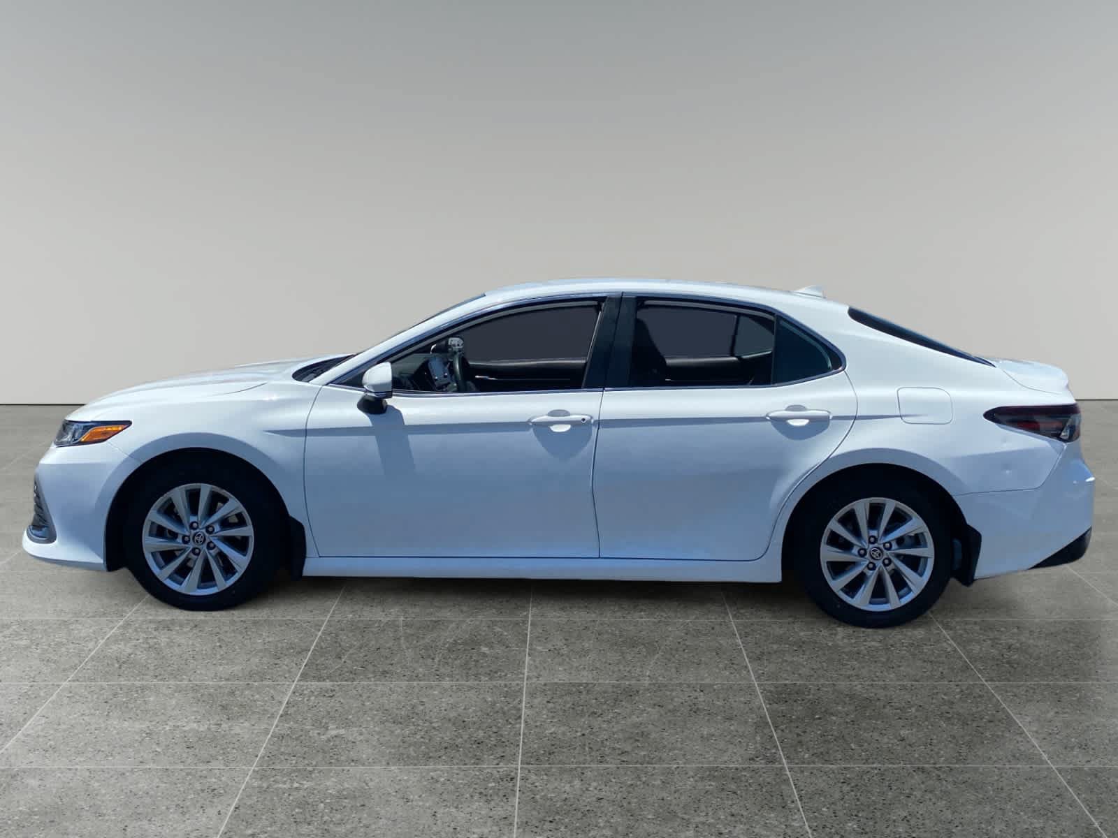 Used 2023 Toyota Camry LE w/ Convenience Package FWD image 2