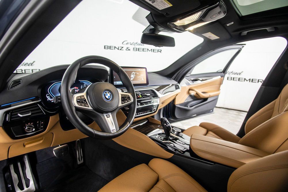 Used 2023 BMW 530e w/ M Sport Package image 19