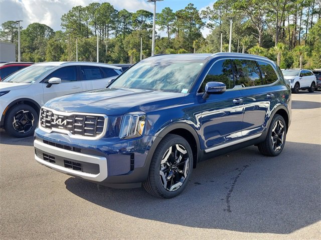 New 2025 Kia Telluride S image 3