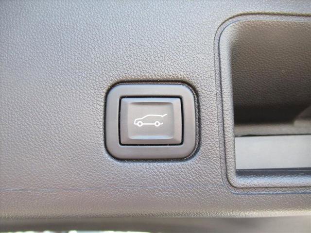 Used 2023 GMC Terrain SLT AWD/4WD image 34