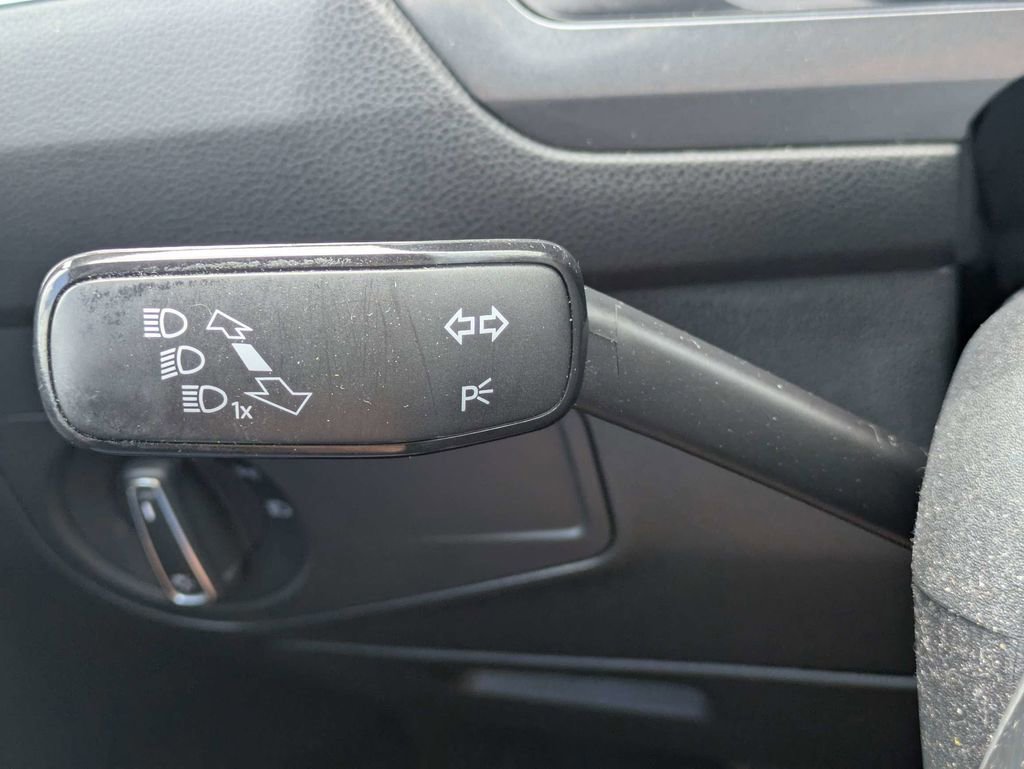 Used 2021 Volkswagen Tiguan SE AWD/4WD image 29