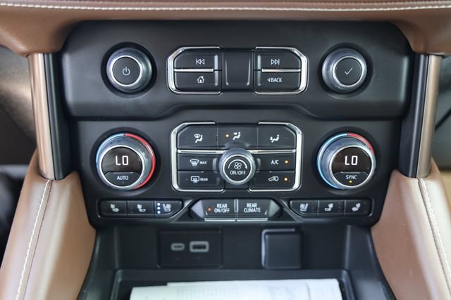 Used 2024 Chevrolet Tahoe High Country AWD/4WD image 21