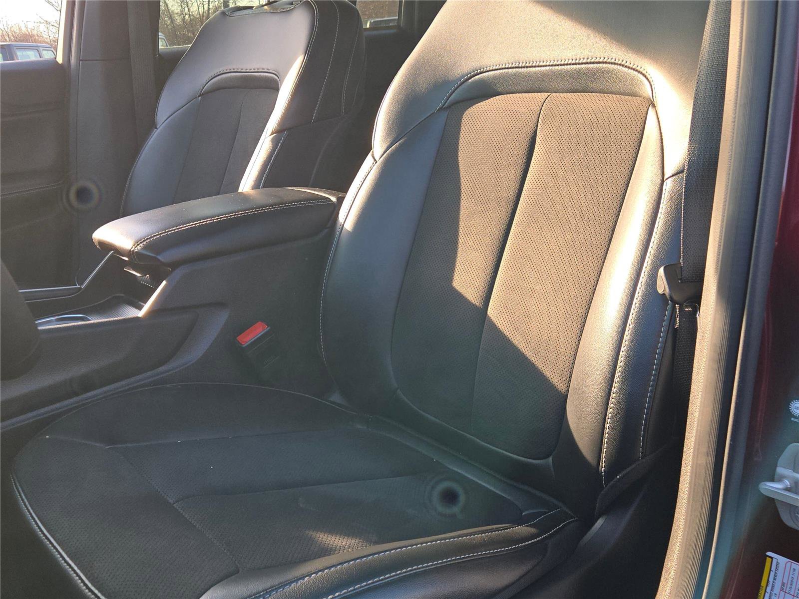 Certified 2024 Jeep Grand Cherokee Altitude image 27