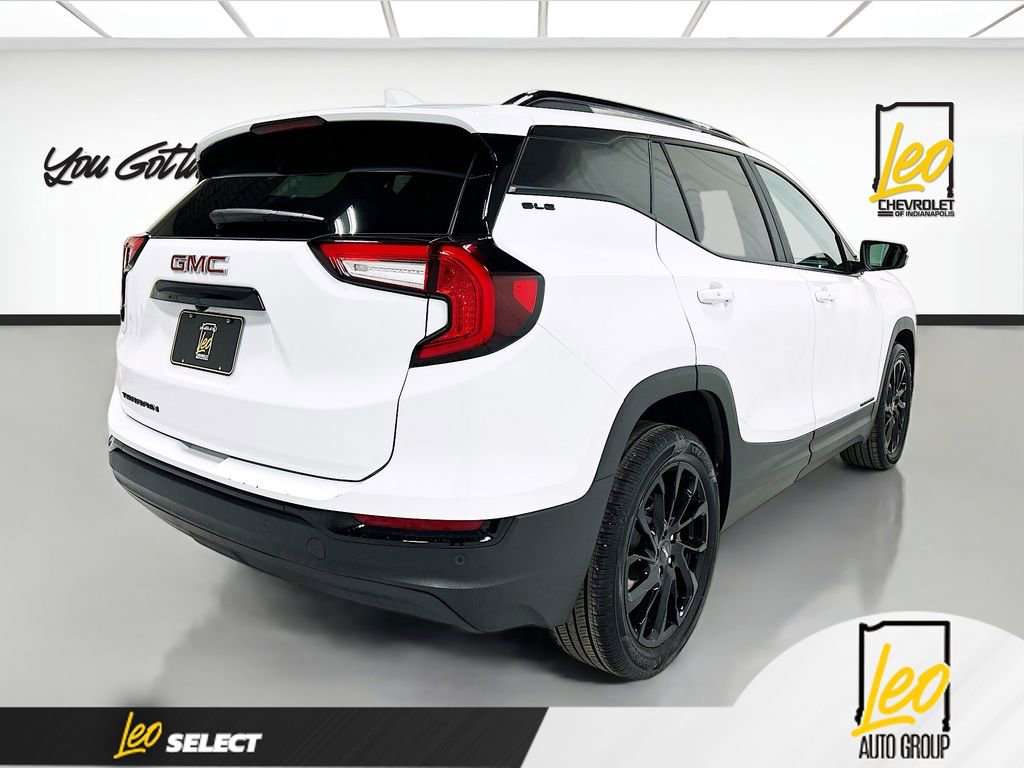 Used 2024 GMC Terrain SLE w/ Driver Convenience Package image 5