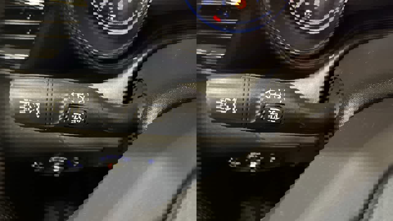 Used 2020 Buick Encore GX Essence w/ Experience Buick Package image 18