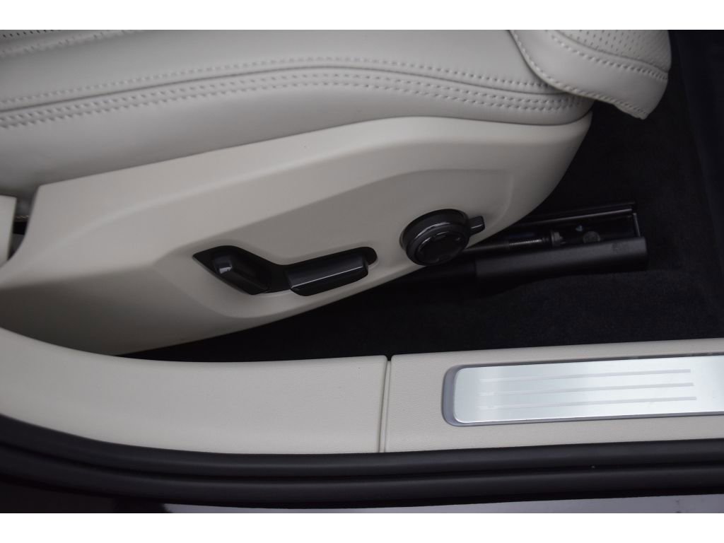 Certified 2025 Volvo S90 B6 Ultra image 32