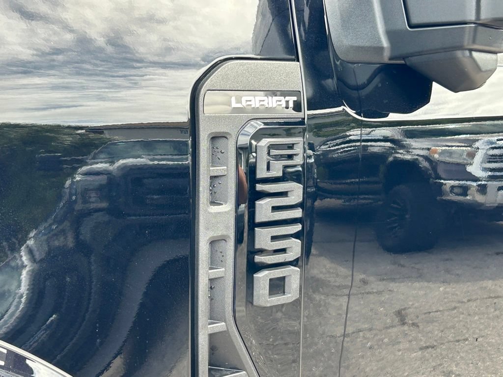 New 2026 Ford F250 Lariat w/ Black Appearance Package AWD/4WD image 19