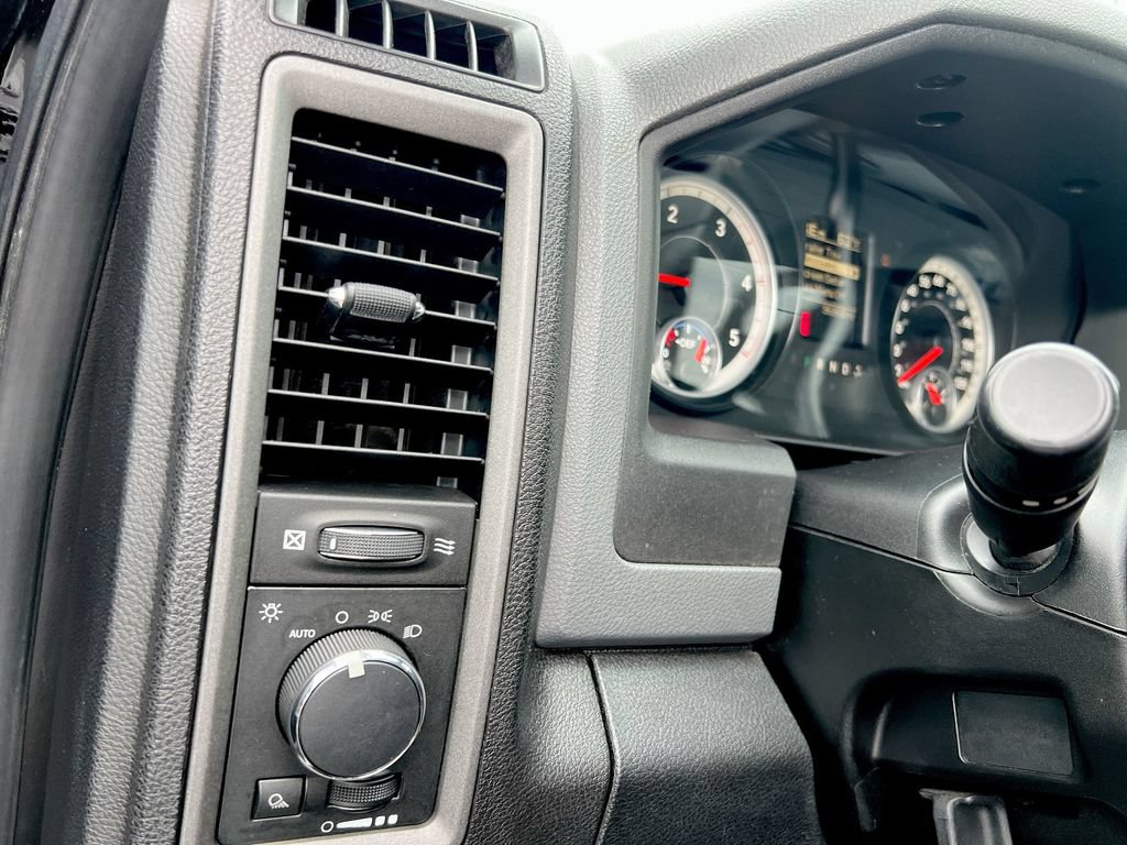 Used 2014 RAM 2500 Tradesman w/ Chrome Appearance Group AWD/4WD image 15