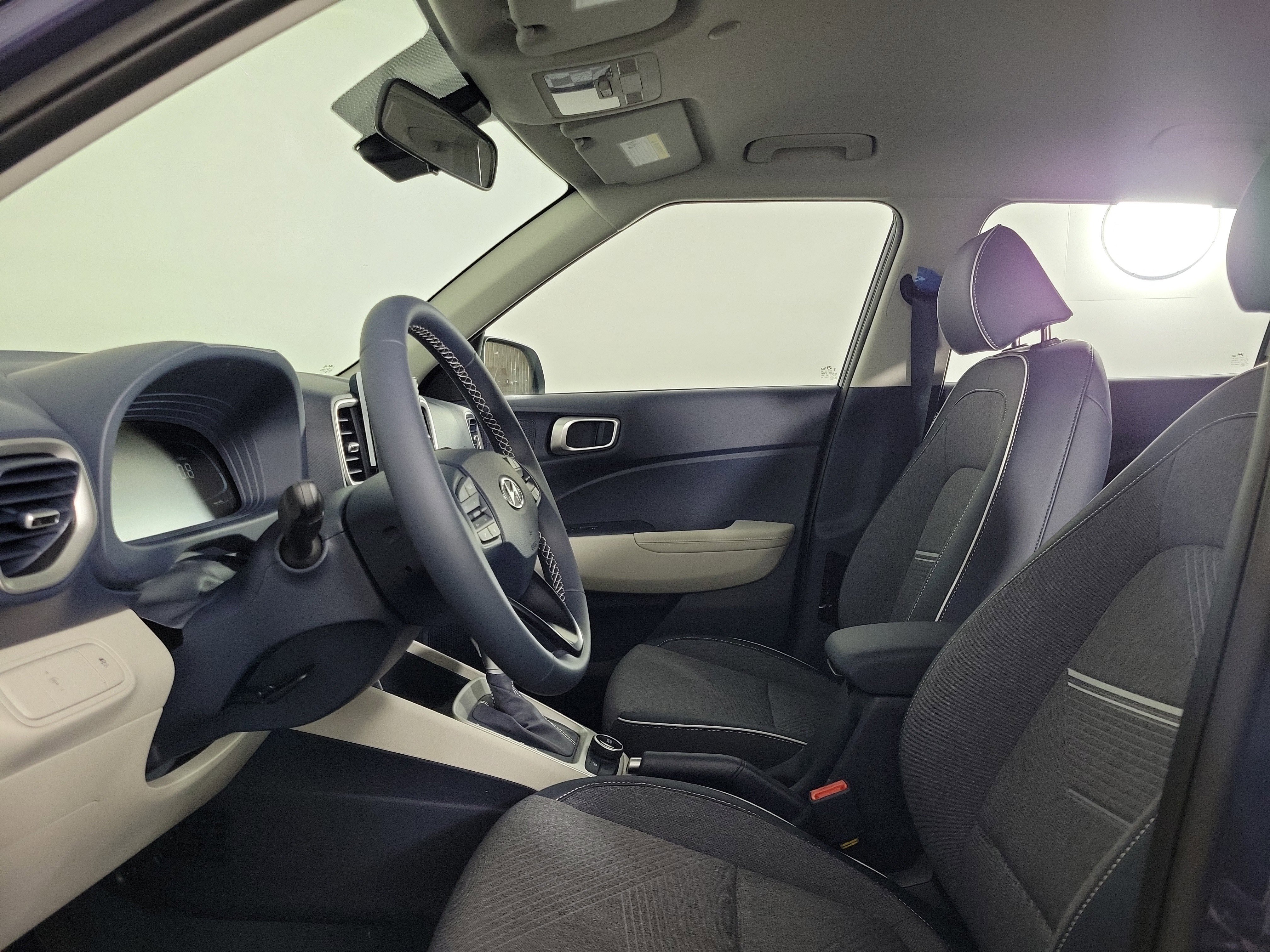 New 2026 Hyundai Venue SEL FWD image 24