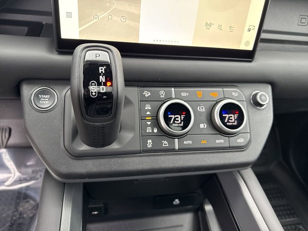 New 2025 Land Rover Defender 110 X-Dynamic SE image 23