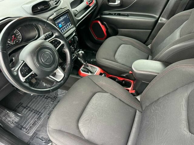 Used 2019 Jeep Renegade Trailhawk AWD/4WD image 10