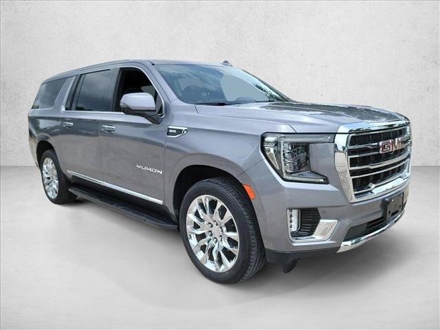 Used 2022 GMC Yukon XL SLT w/ SLT Premium Package AWD/4WD image 3