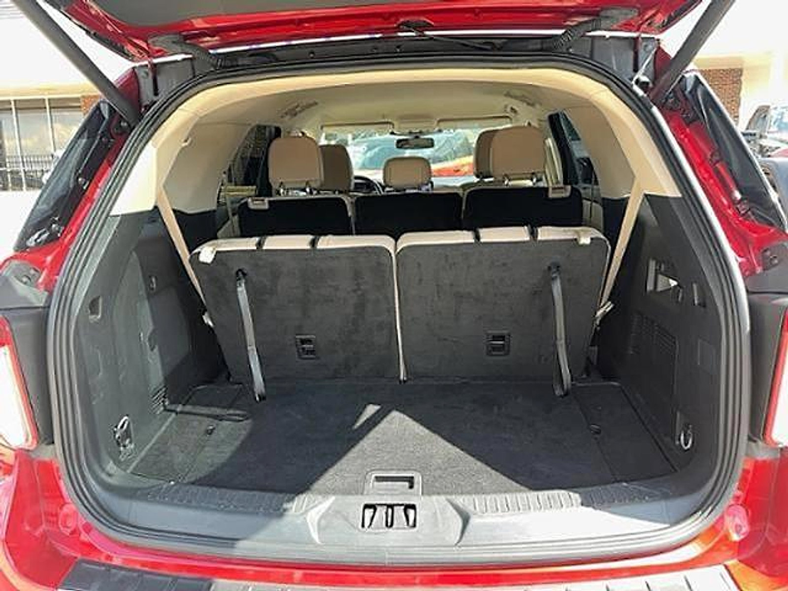 Used 2024 Ford Explorer Limited image 8