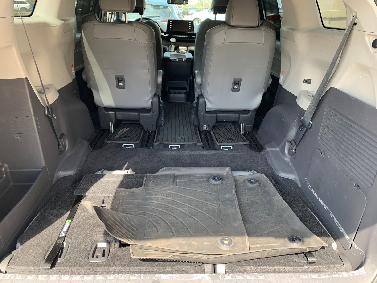 Used 2022 Toyota Sienna XLE AWD/4WD image 10