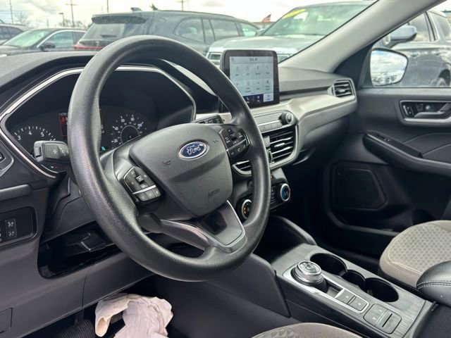 Used 2022 Ford Escape SE image 11