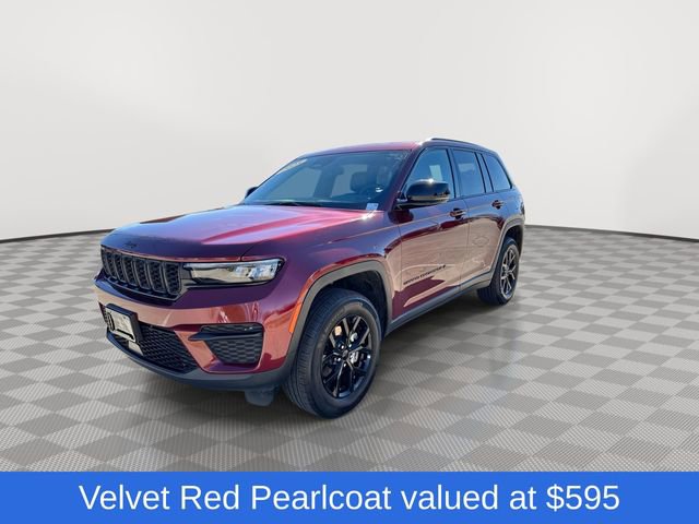 Used 2025 Jeep Grand Cherokee Altitude AWD/4WD image 4