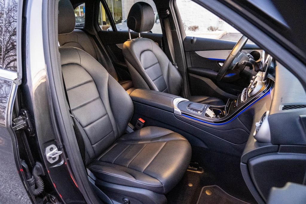 Used 2022 Mercedes-Benz GLC 300 image 24