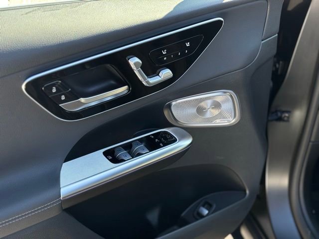 Used 2025 Mercedes-Benz GLC 300 4MATIC image 21