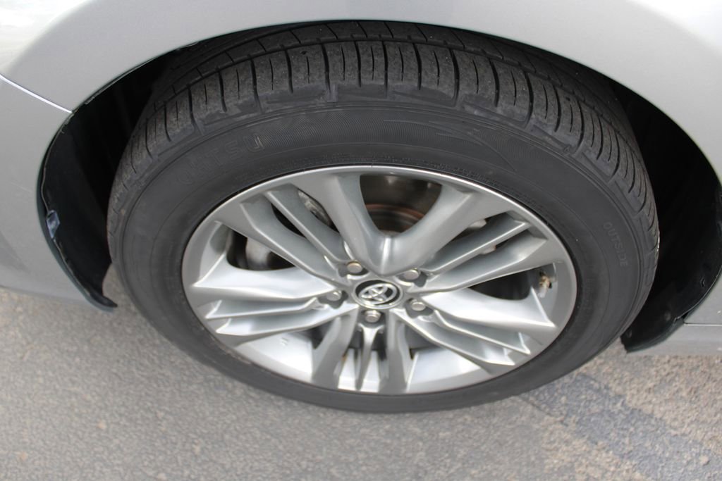 Used 2015 Toyota Camry SE FWD image 59