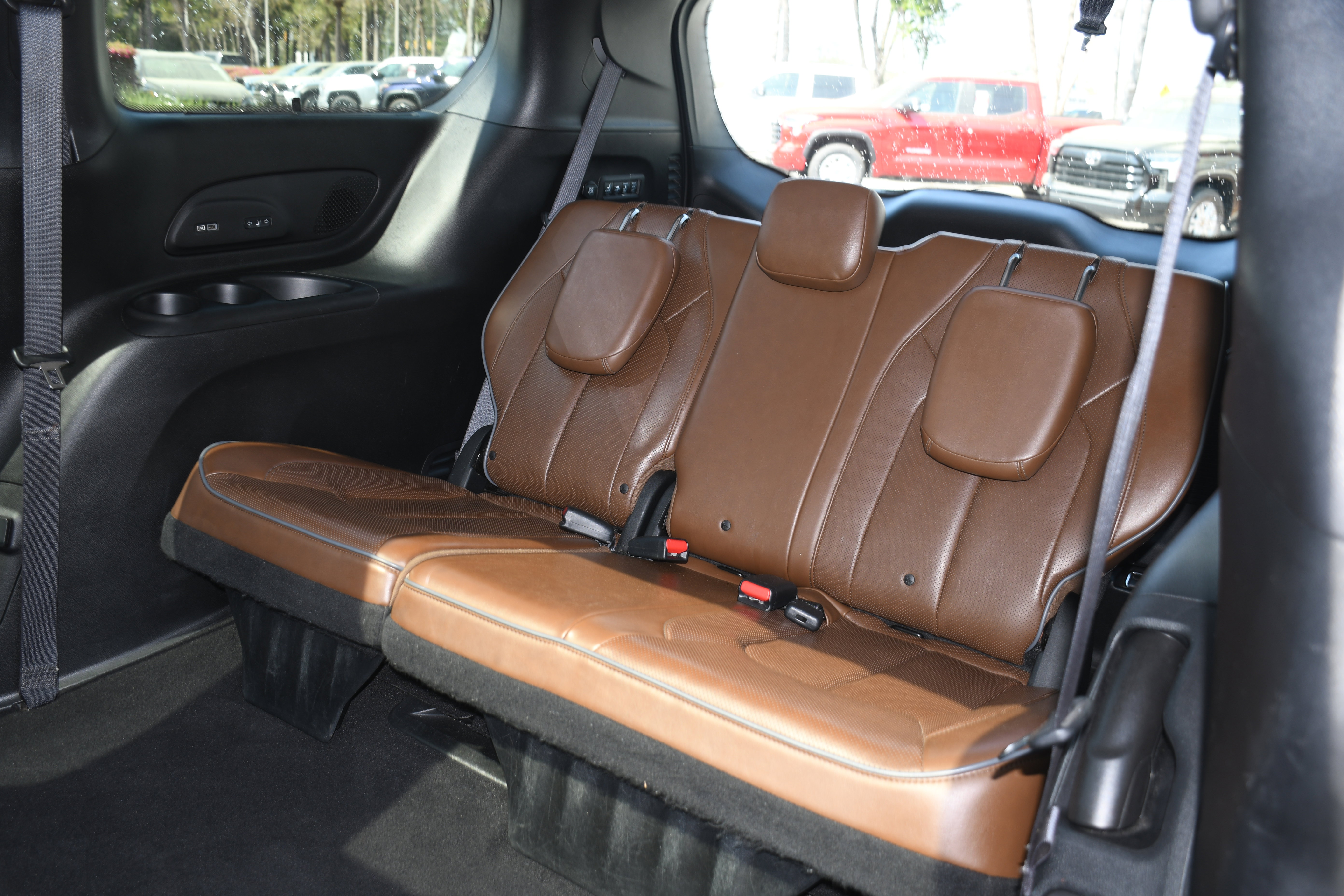 Used 2017 Chrysler Pacifica Limited w/ UConnect Theater Package image 17