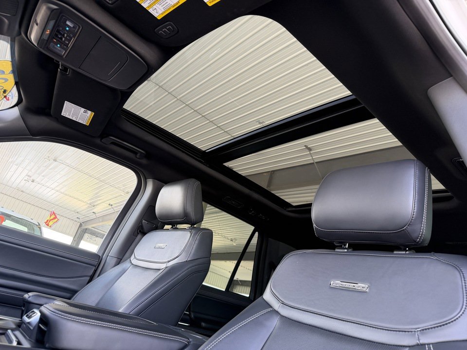 Used 2025 Ford Expedition Max Platinum w/ Stealth Appearance Package AWD/4WD image 36