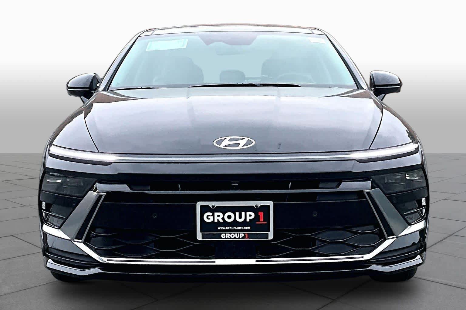 New 2026 Hyundai Sonata Limited FWD image 3
