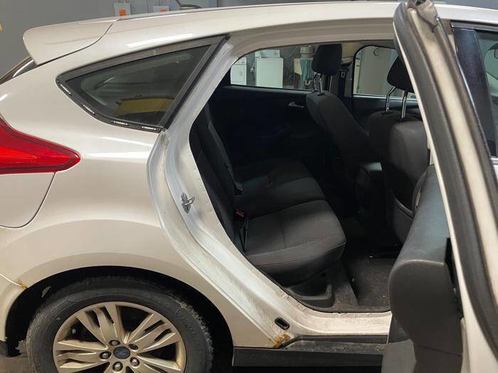 Used 2012 Ford Focus SEL image 27