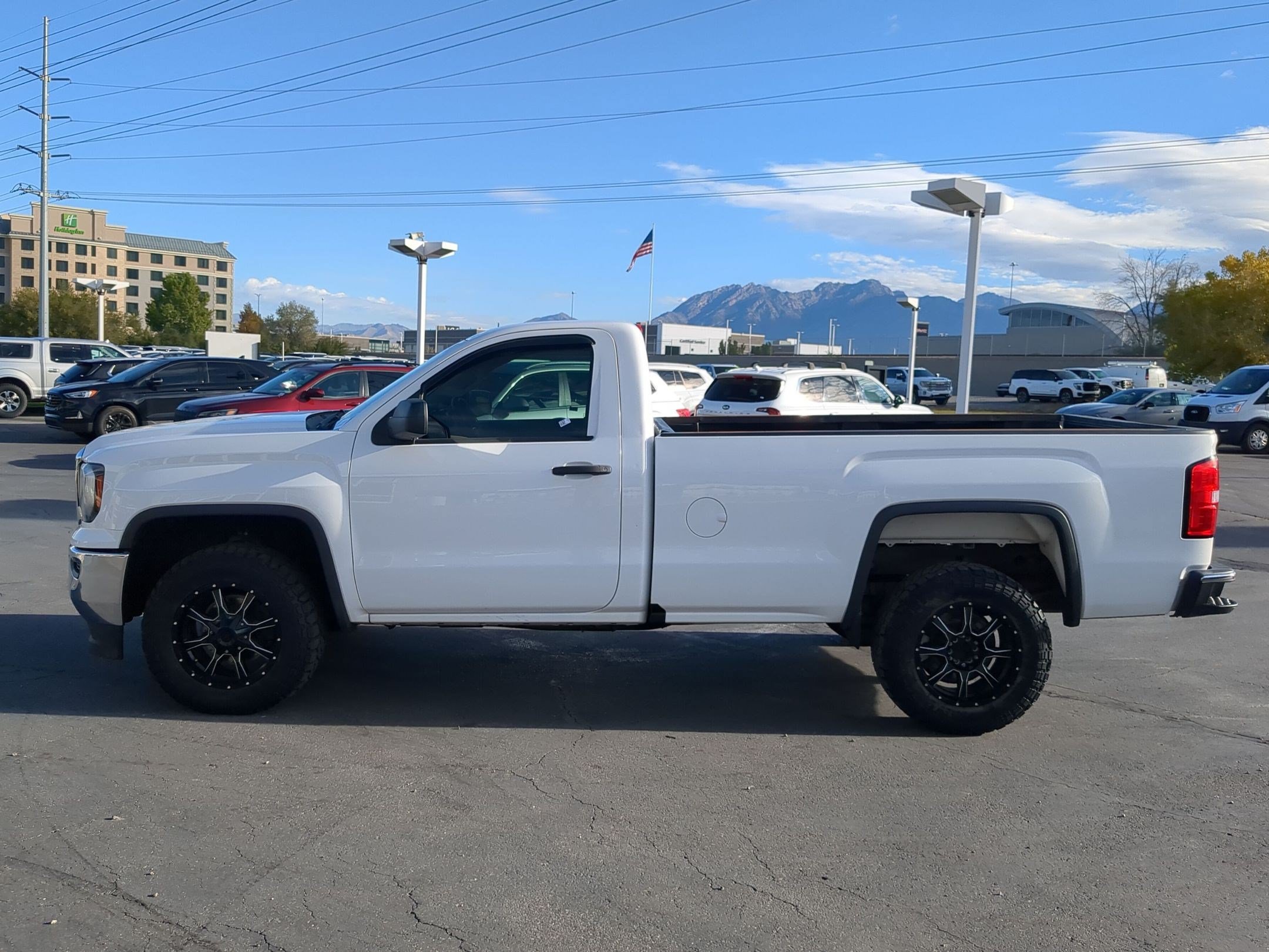 Used 2018 GMC Sierra 1500 2WD Regular Cab image 2