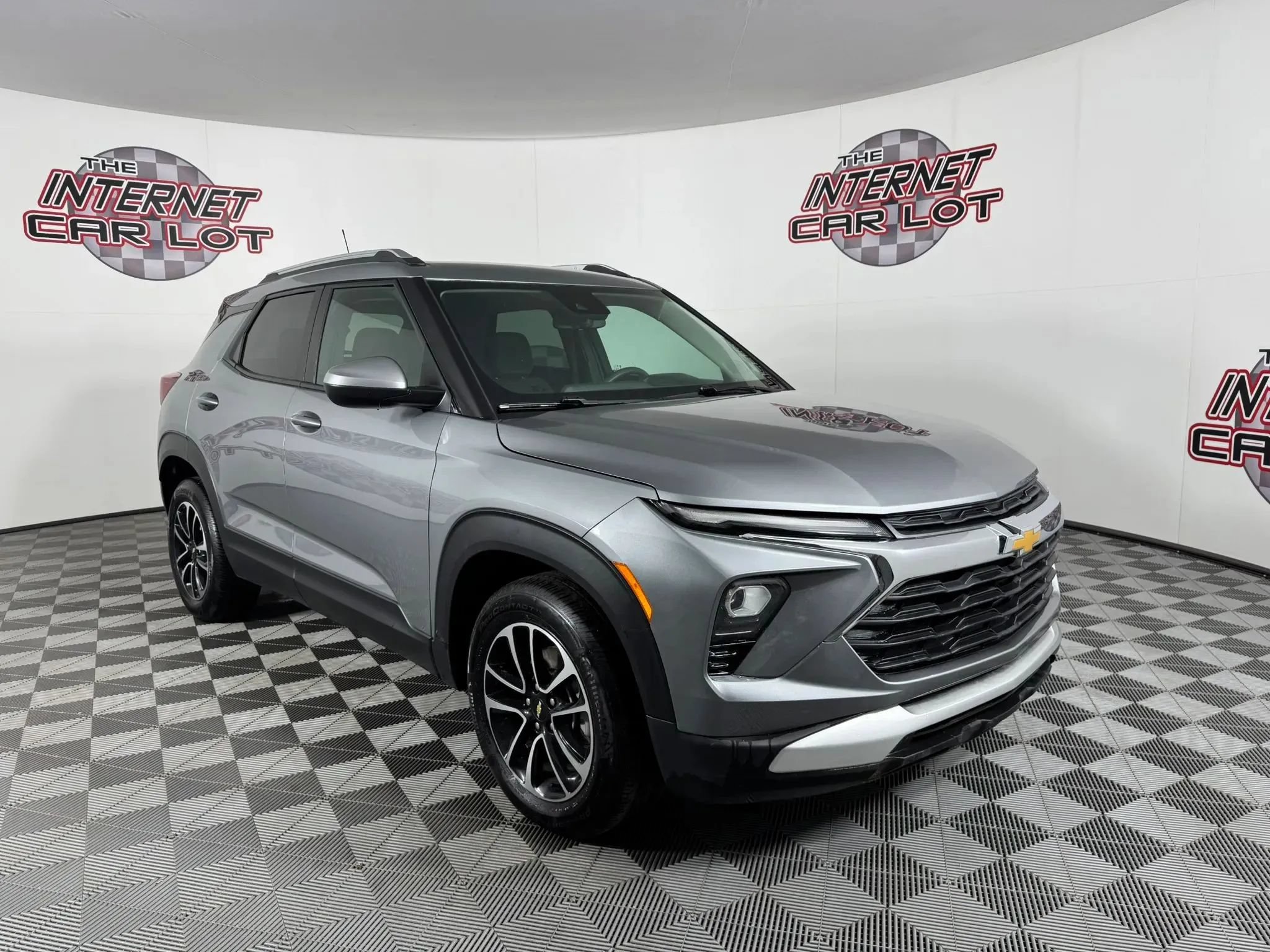 Used 2025 Chevrolet TrailBlazer LT FWD image 9