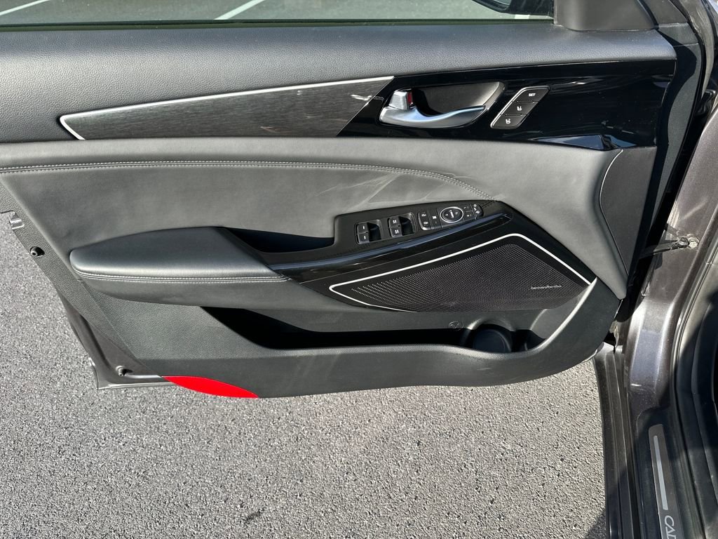 Used 2017 Kia Cadenza Limited image 14