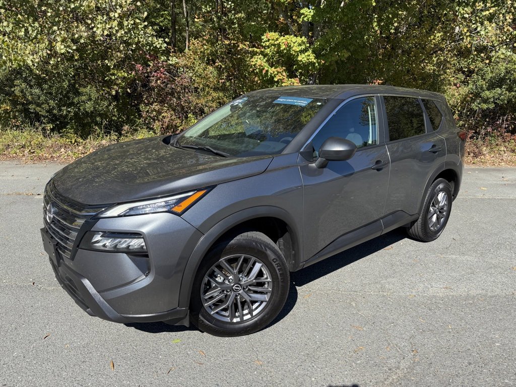 Used 2024 Nissan Rogue S image 9