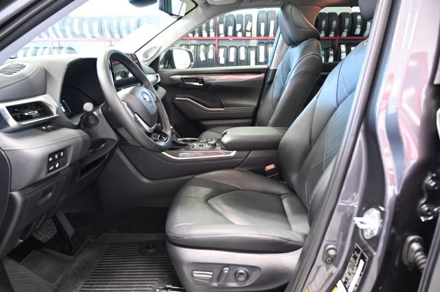 Used 2025 Toyota Highlander Platinum AWD/4WD image 10