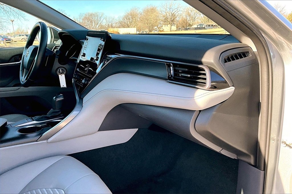Used 2024 Toyota Camry SE image 14