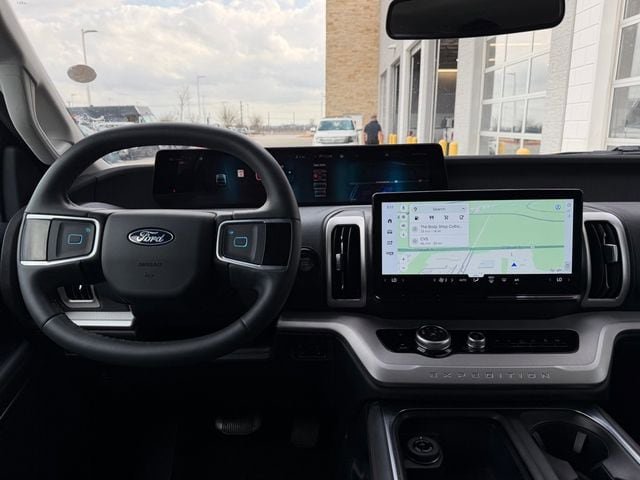 Used 2025 Ford Expedition Active RWD image 8