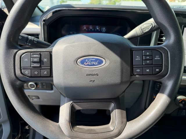 Used 2023 Ford F250 XLT w/ Black Appearance Package AWD/4WD image 19