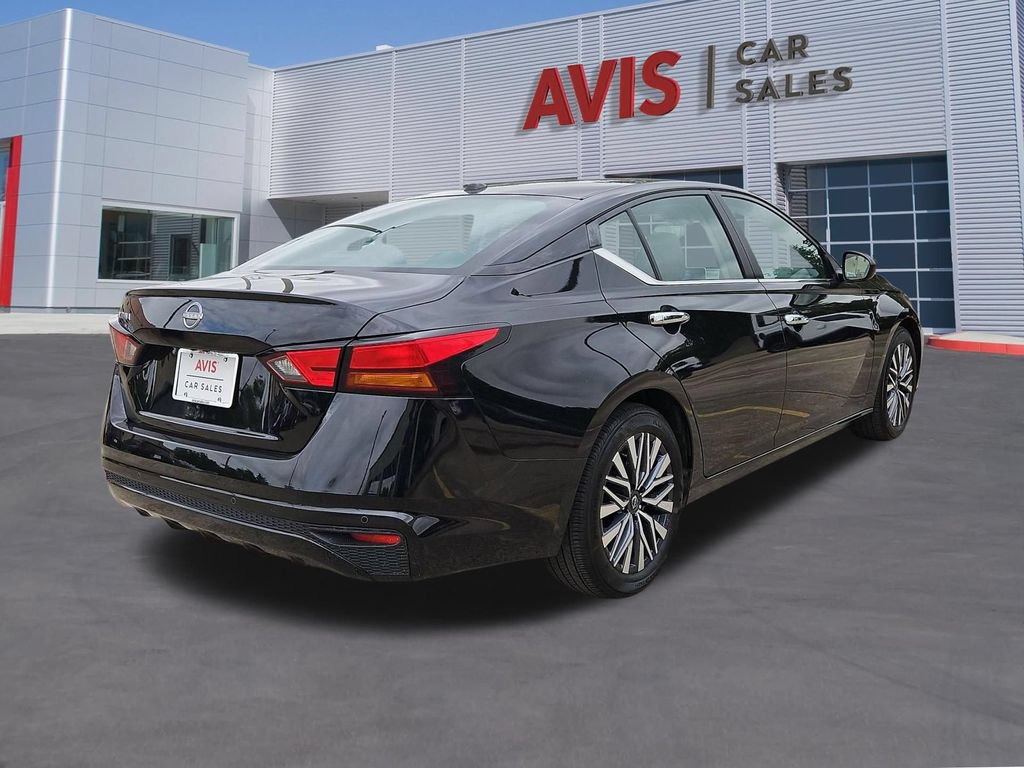 Used 2025 Nissan Altima 2.5 SV FWD image 6