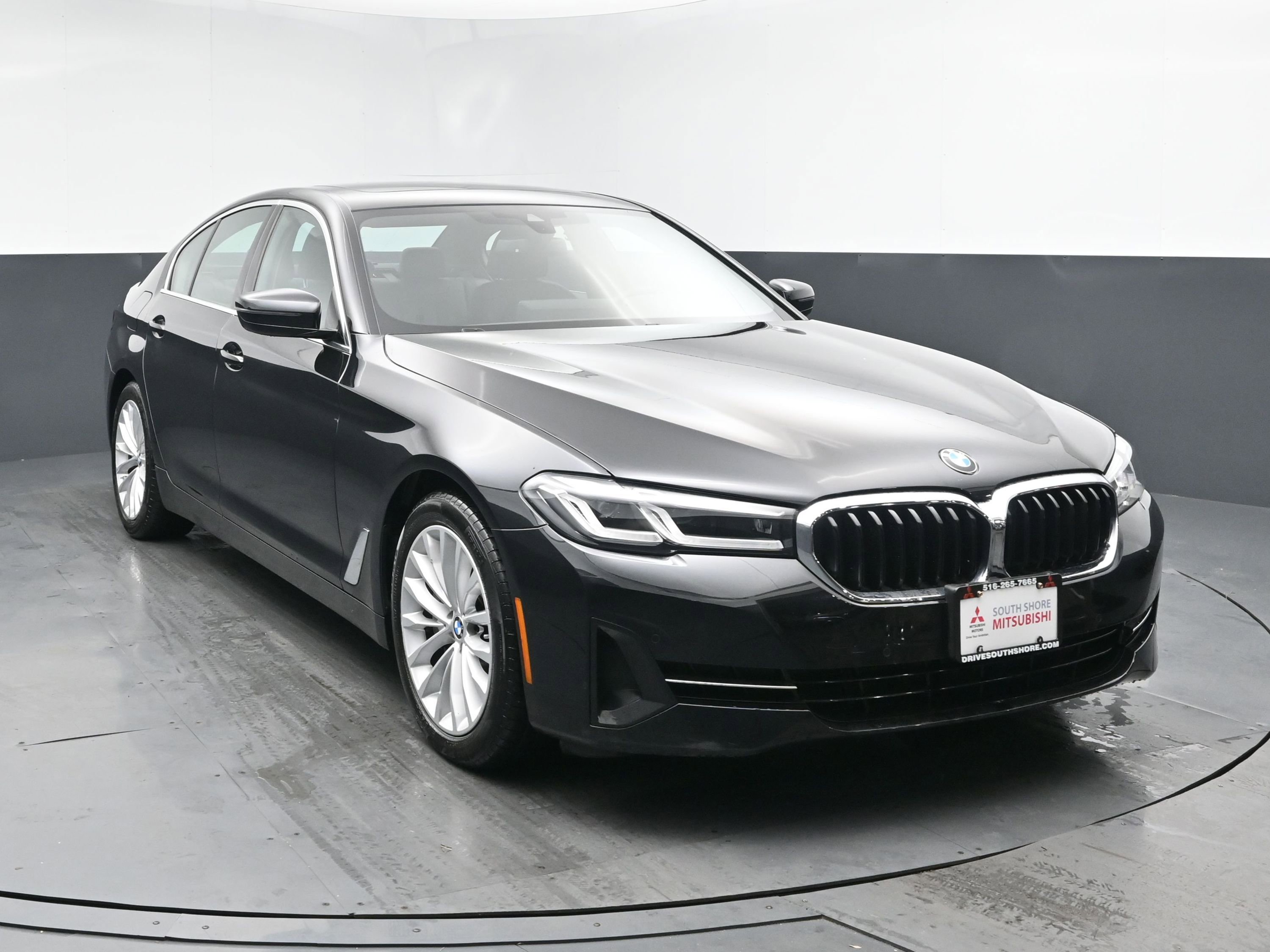 Used 2023 BMW 530i xDrive w/ Convenience Package image 2