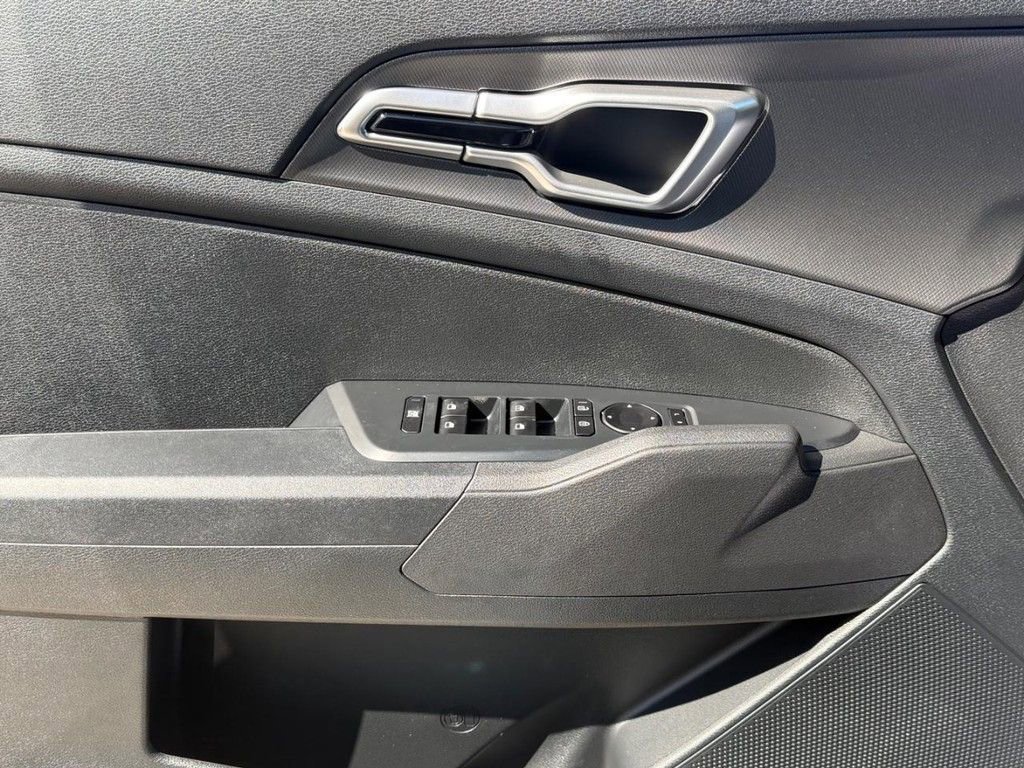 New 2026 Kia Sportage LX image 22