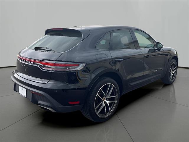 Used 2023 Porsche Macan AWD/4WD image 5
