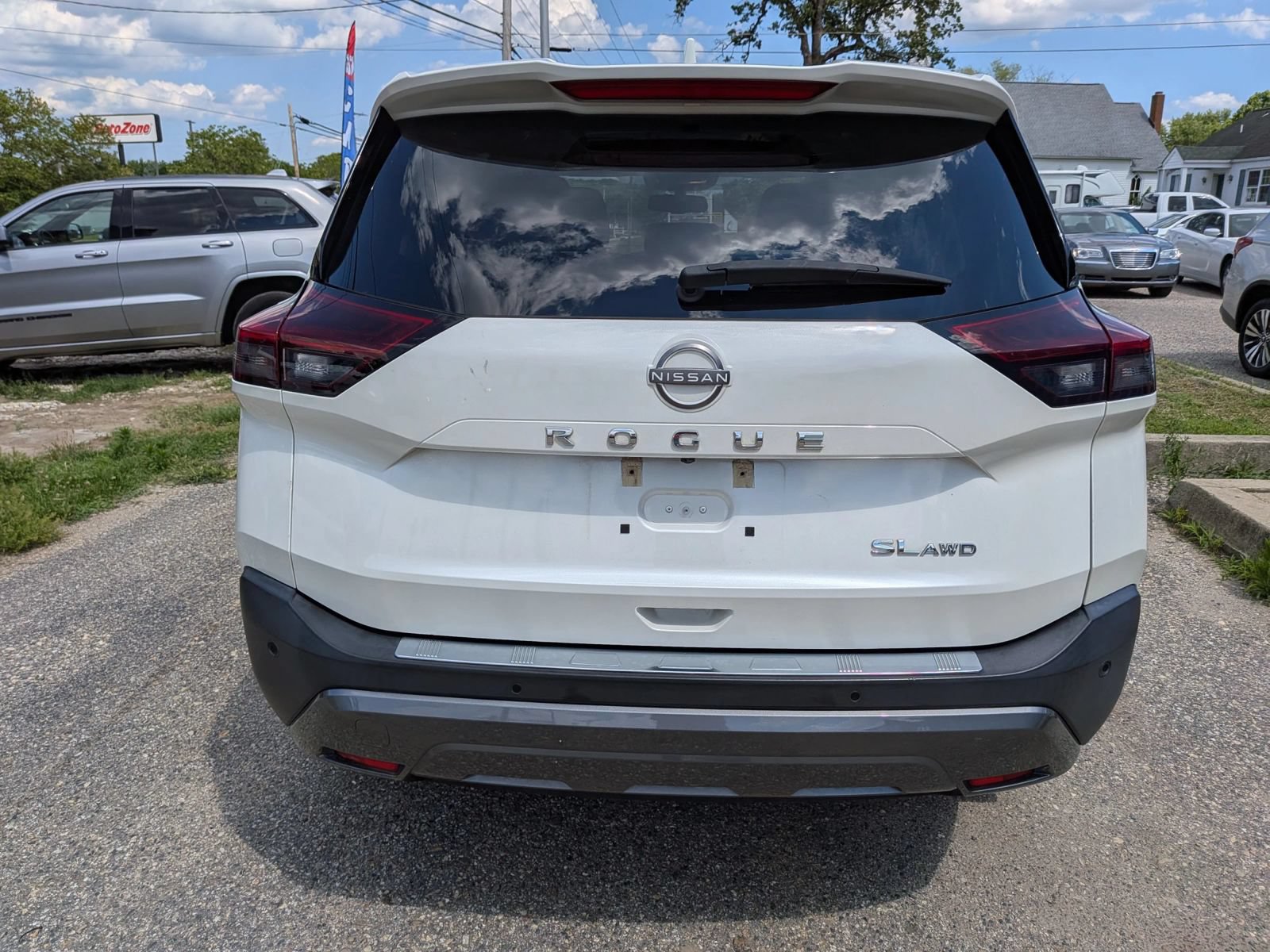 Used 2023 Nissan Rogue SL AWD/4WD image 5