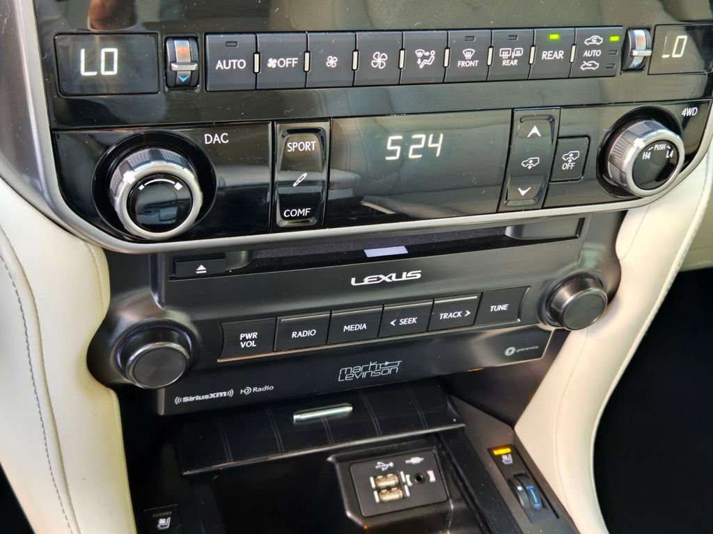 Used 2023 Lexus GX 460 Luxury w/ Sport Design Package image 17