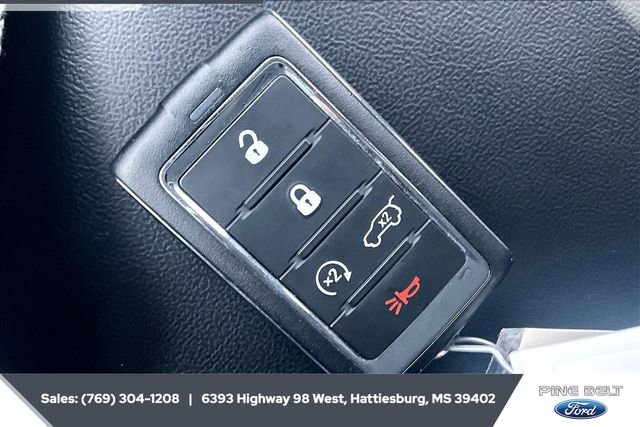Used 2023 Jeep Grand Cherokee 4WD 4xe image 9