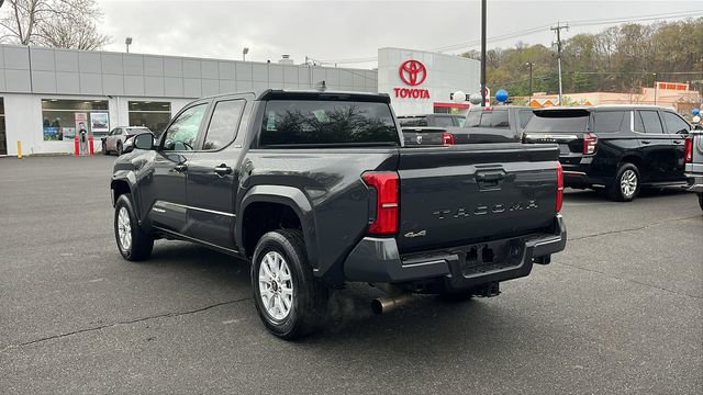 Used 2025 Toyota Tacoma SR5 AWD/4WD image 4
