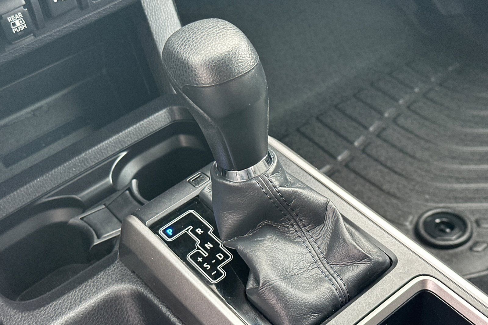 Used 2021 Toyota Tacoma SR5 AWD/4WD image 17