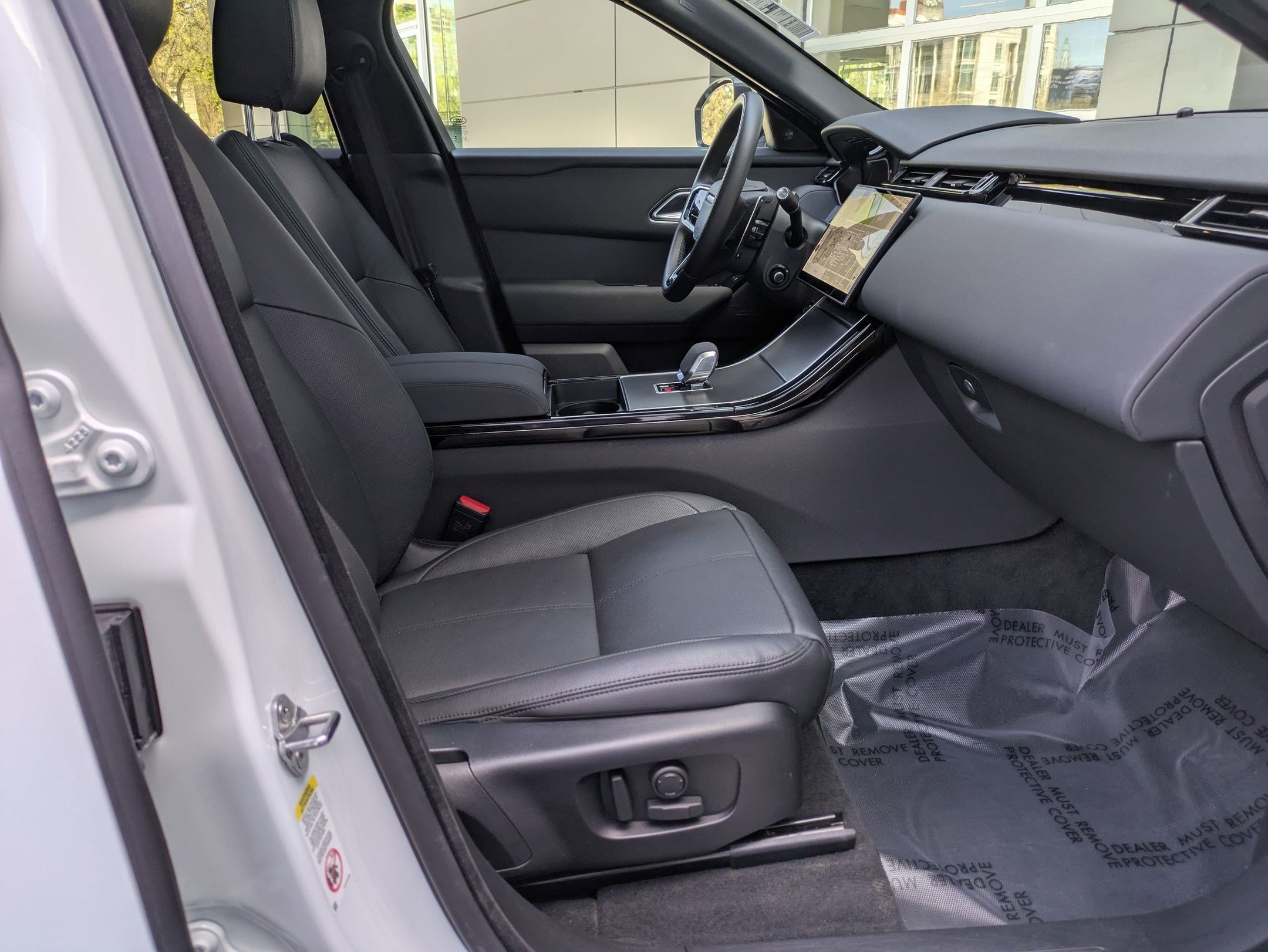 Used 2025 Land Rover Range Rover Velar Dynamic SE image 34