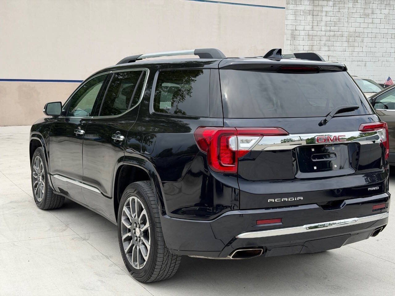 Used 2021 GMC Acadia Denali w/ Denali Ultimate Package AWD/4WD image 7