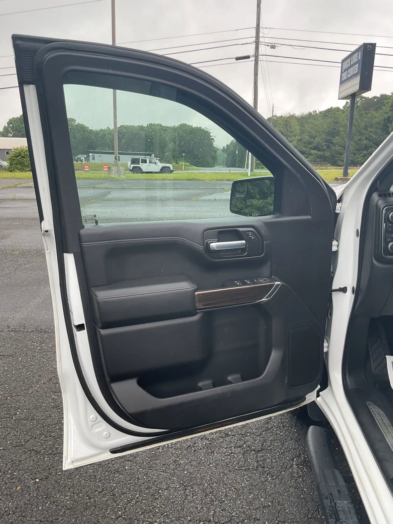 Used 2019 Chevrolet Silverado 1500 LT w/ All-Star Edition AWD/4WD image 24
