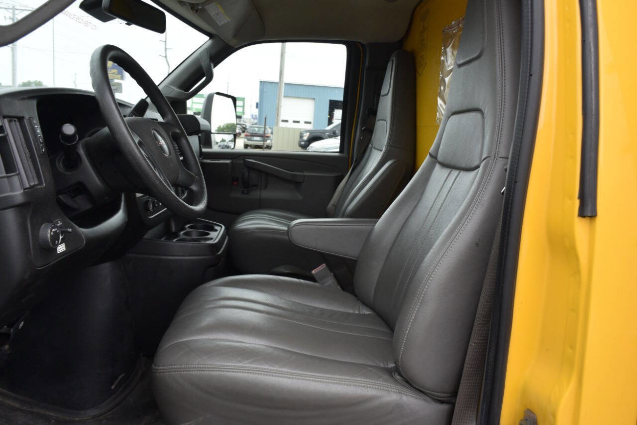 Used 2021 GMC Savana 3500 Extended w/ Power Convenience Package image 13